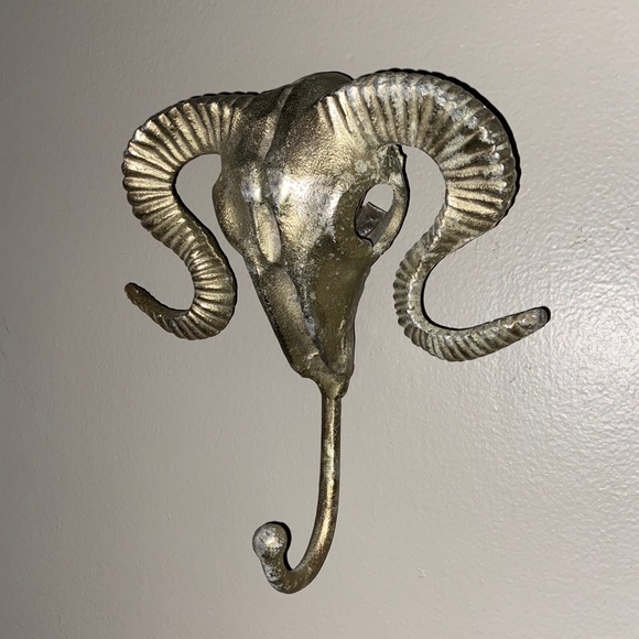 Southwestern Decor Bull Skull Wall Hook Mount S - Picture 1 of 8